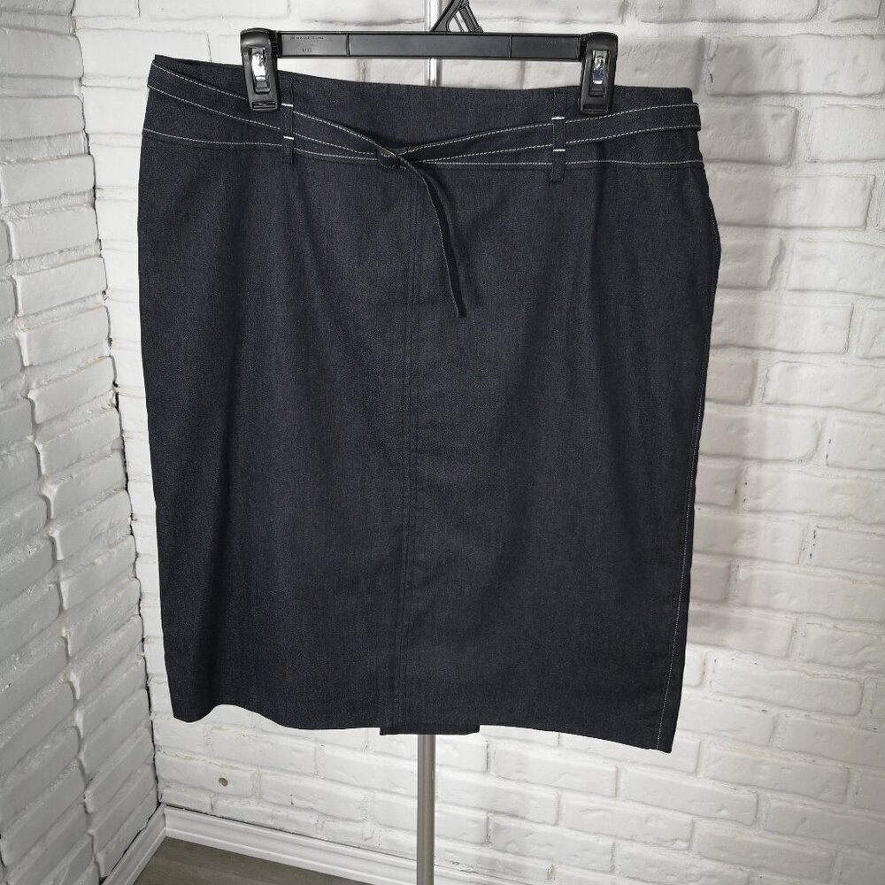 Reitmans Ladies Size 13 Dark Blue Denim Belted Back Zipper Denim Skirt